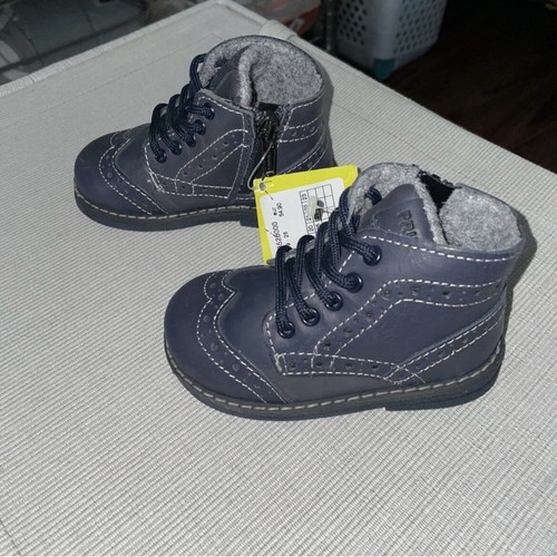 Nwt primigi kids - •,
